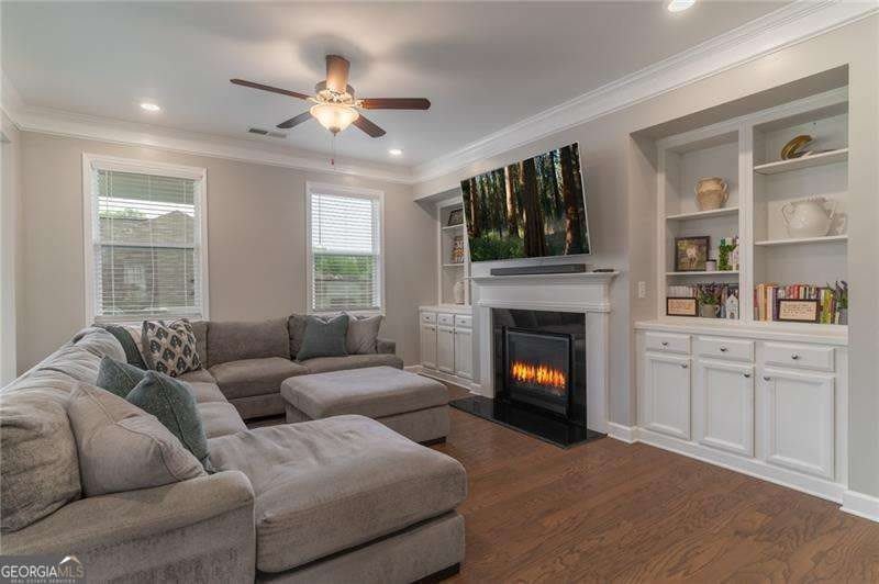 301 Cochin Drive – photo 2