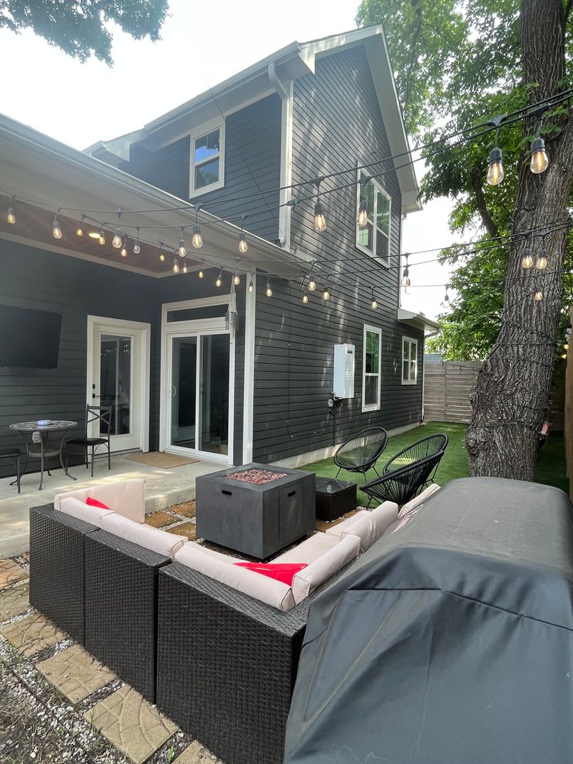 Beautiful 2 bedroom/2.5 bath in the heart of East Austin – photo 2