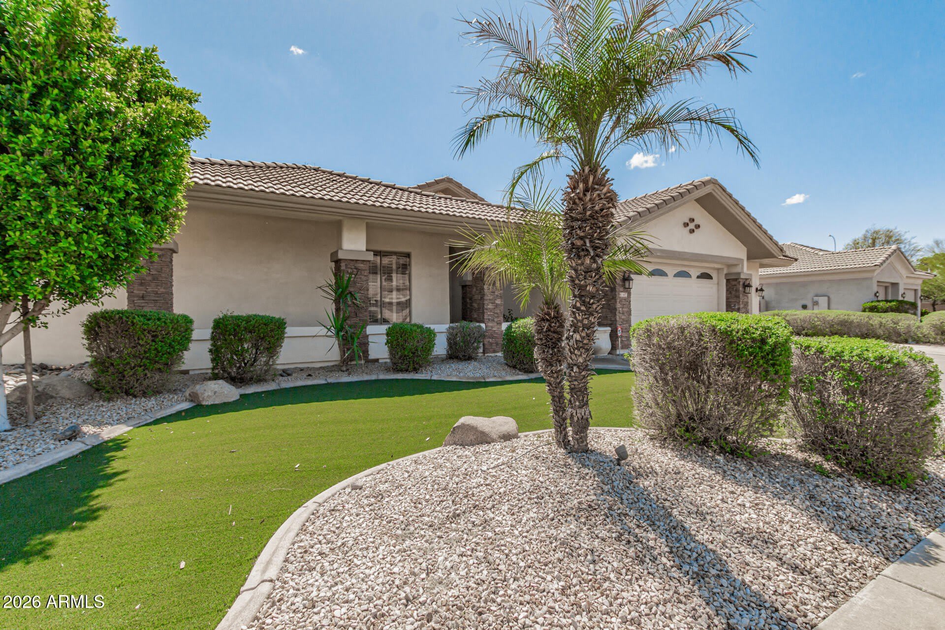 1687 E CAROB Drive – photo 3