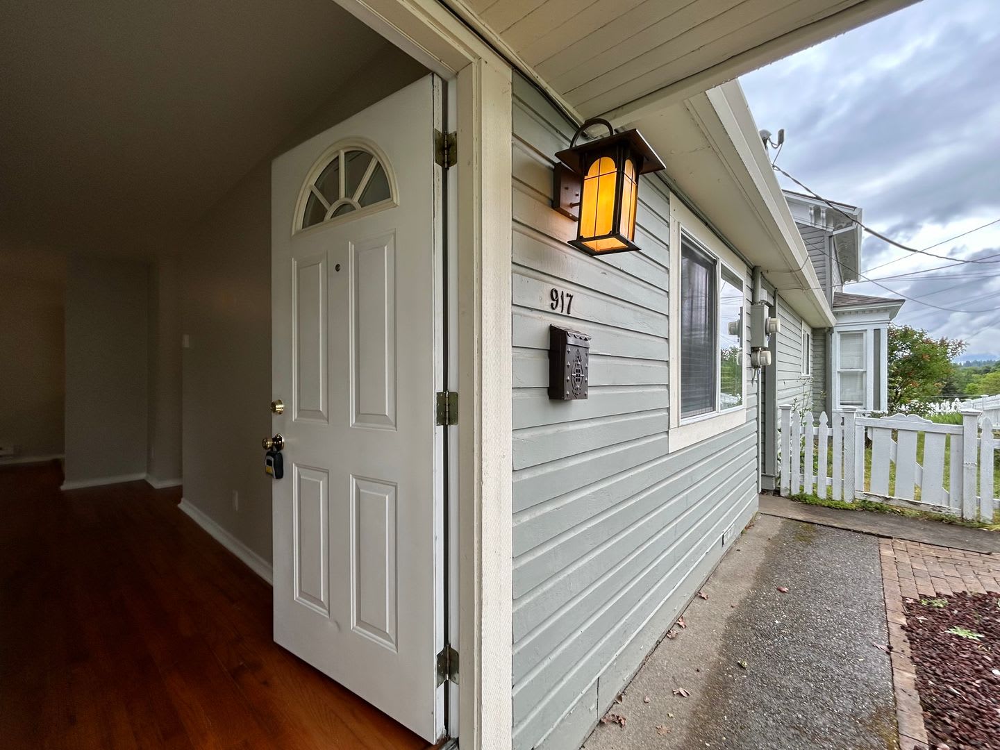 Charming 1-Bedroom Home with Private Fenced Yard! – photo 5