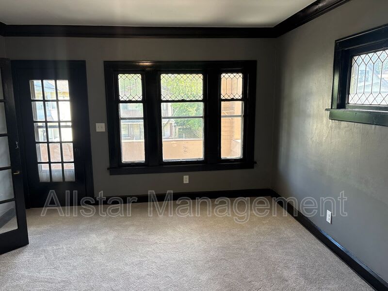 11909 Parkhill Avenue – photo 2