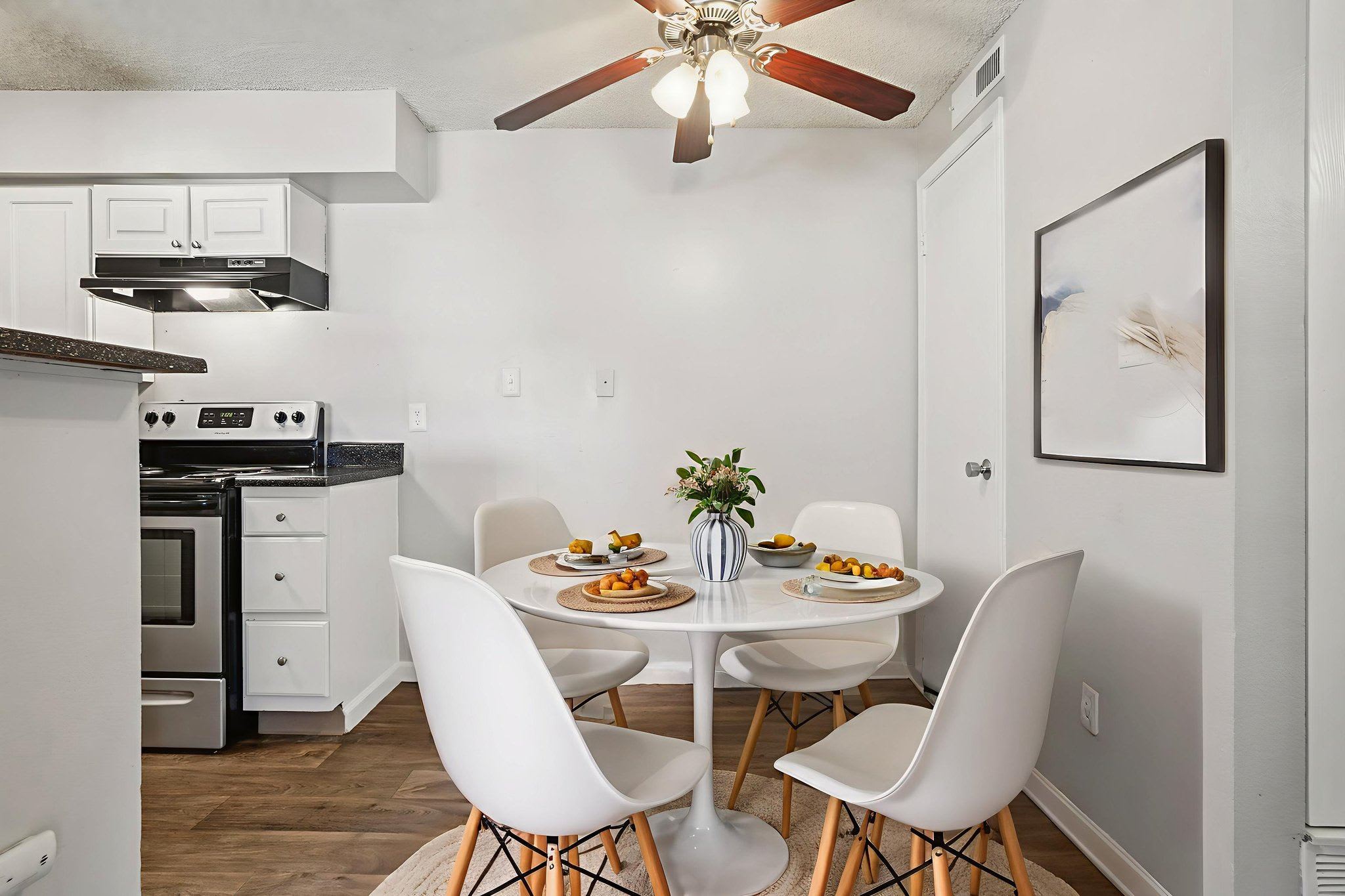 Windmill Apartments – photo 2