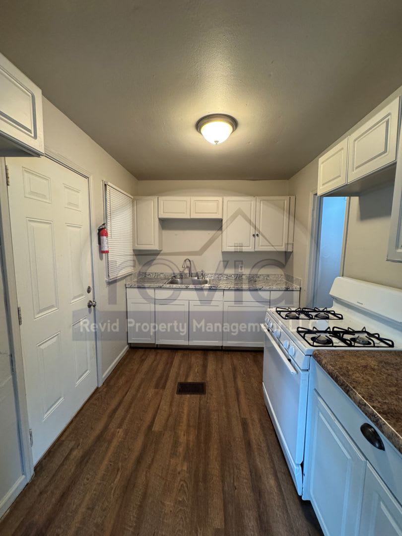 1445 Luverne St. – photo 4