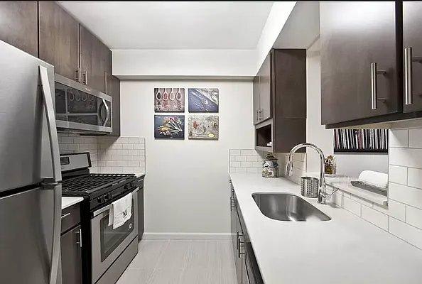 2763 Morris Avenue – photo 2