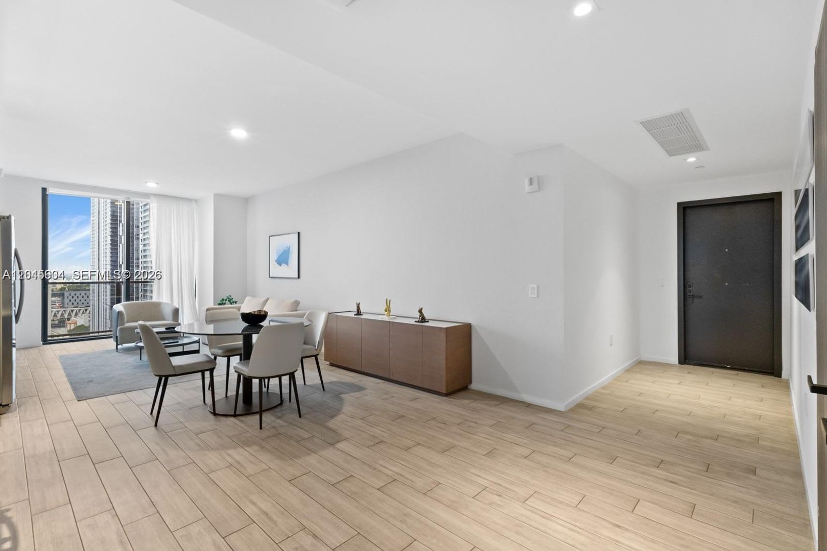 398 NE 5th Street 1518, Miami, FL 33132 – photo 5