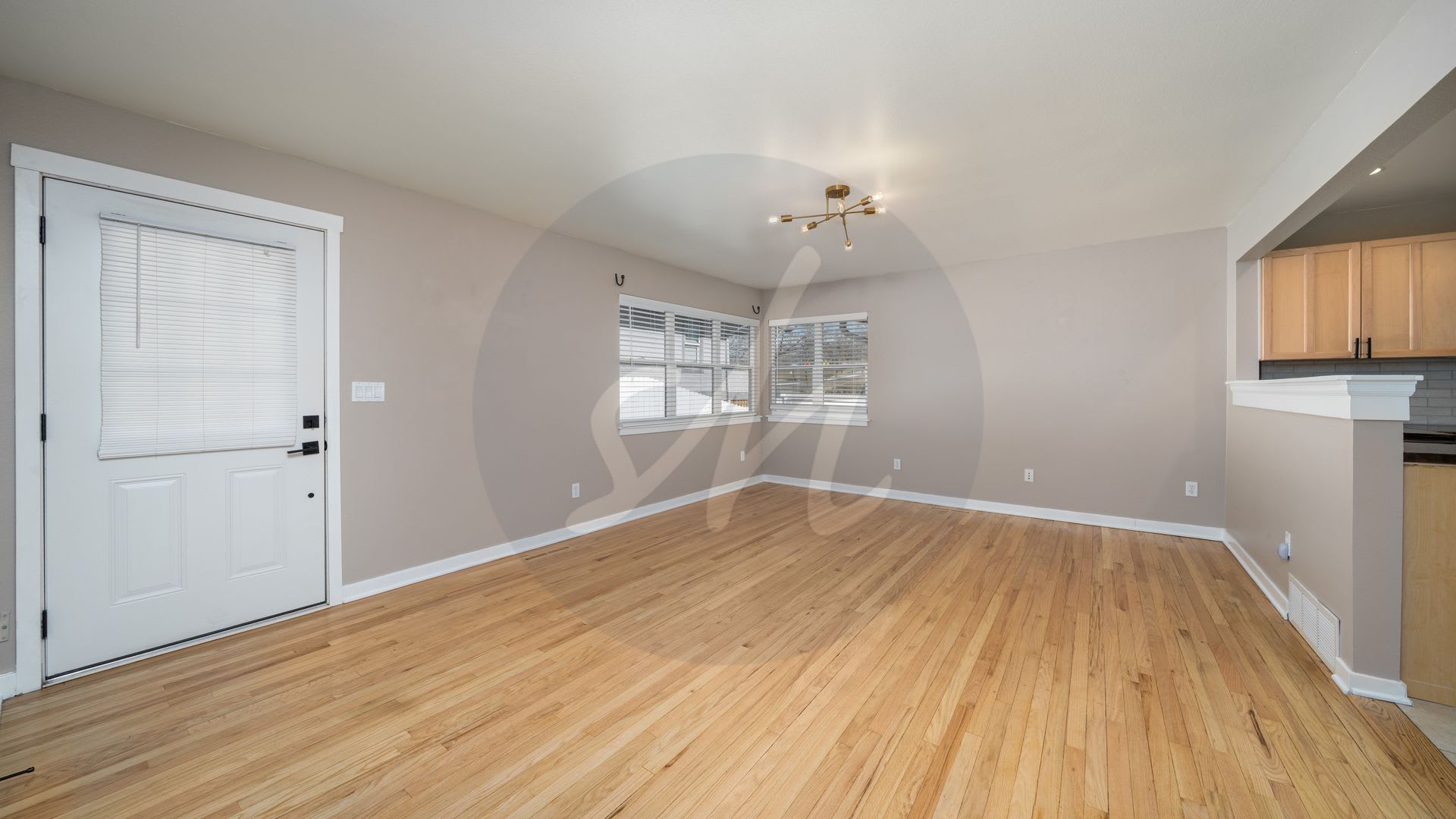 Modern Duplex In Old Colorado City – photo 3