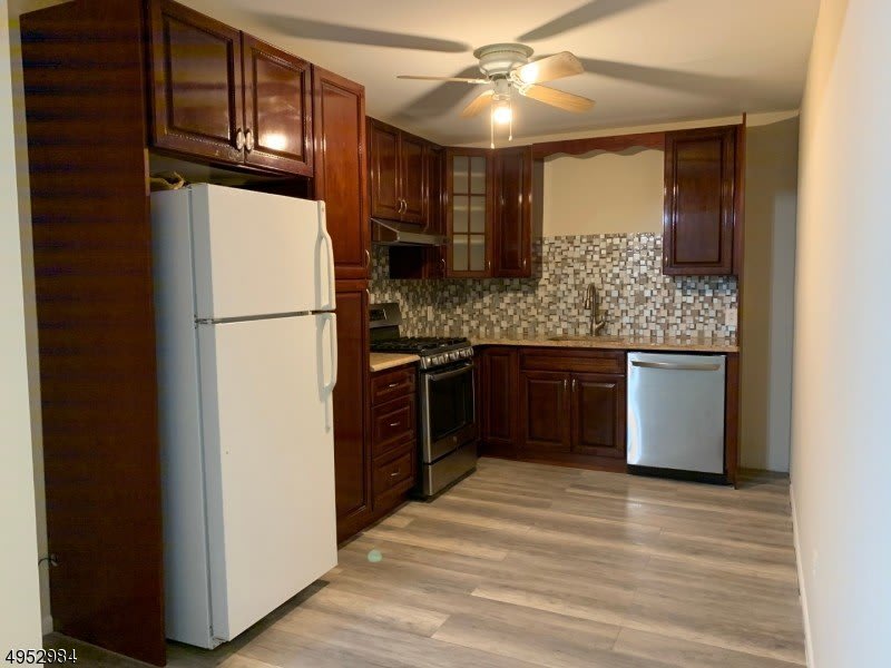 221 Ringwood Ave – photo 5