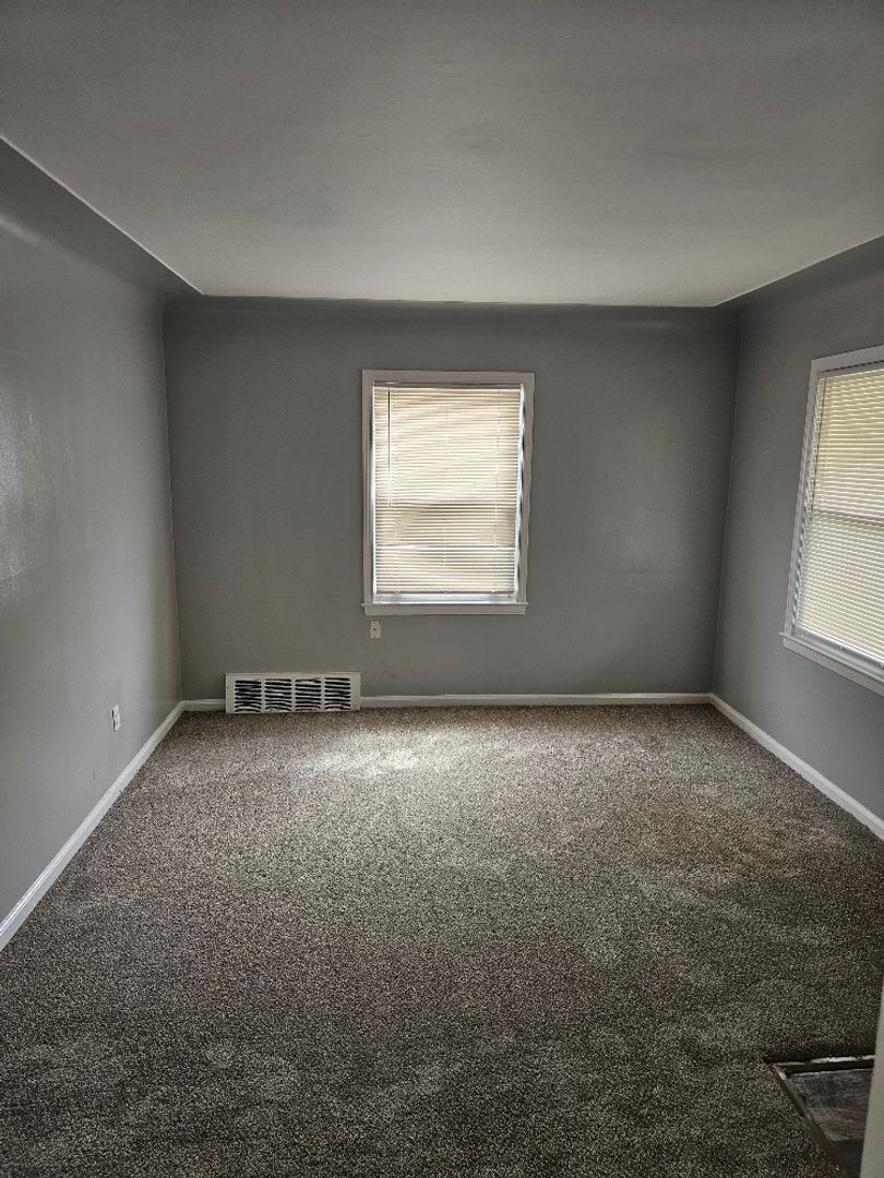 3337 S Bassett St,3 Beds – photo 4