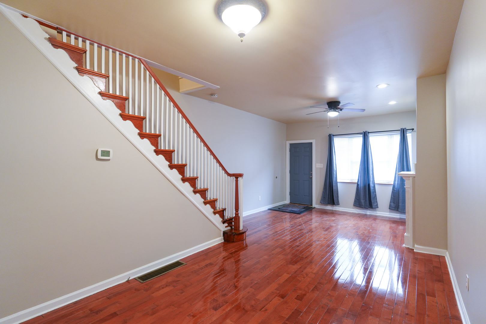 Newly renovated 3 bed 1.5 bath, central air – photo 2
