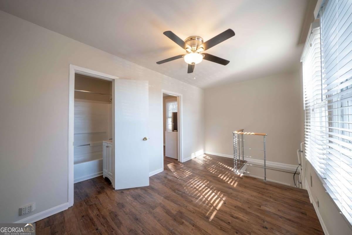 716 Lakeview Avenue NE – photo 4