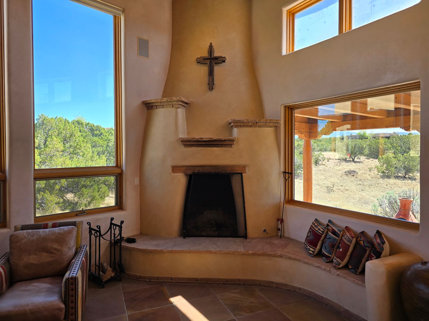 Pueblo Style Retreat In Las Campanas – photo 5