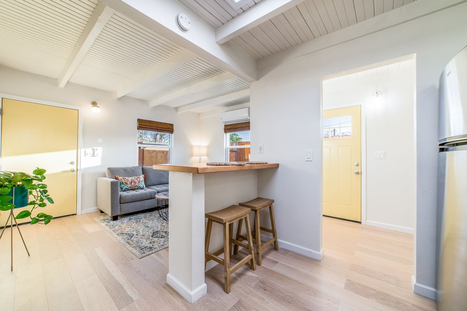 Charming 1-bedroom, 1-bathroom – photo 1