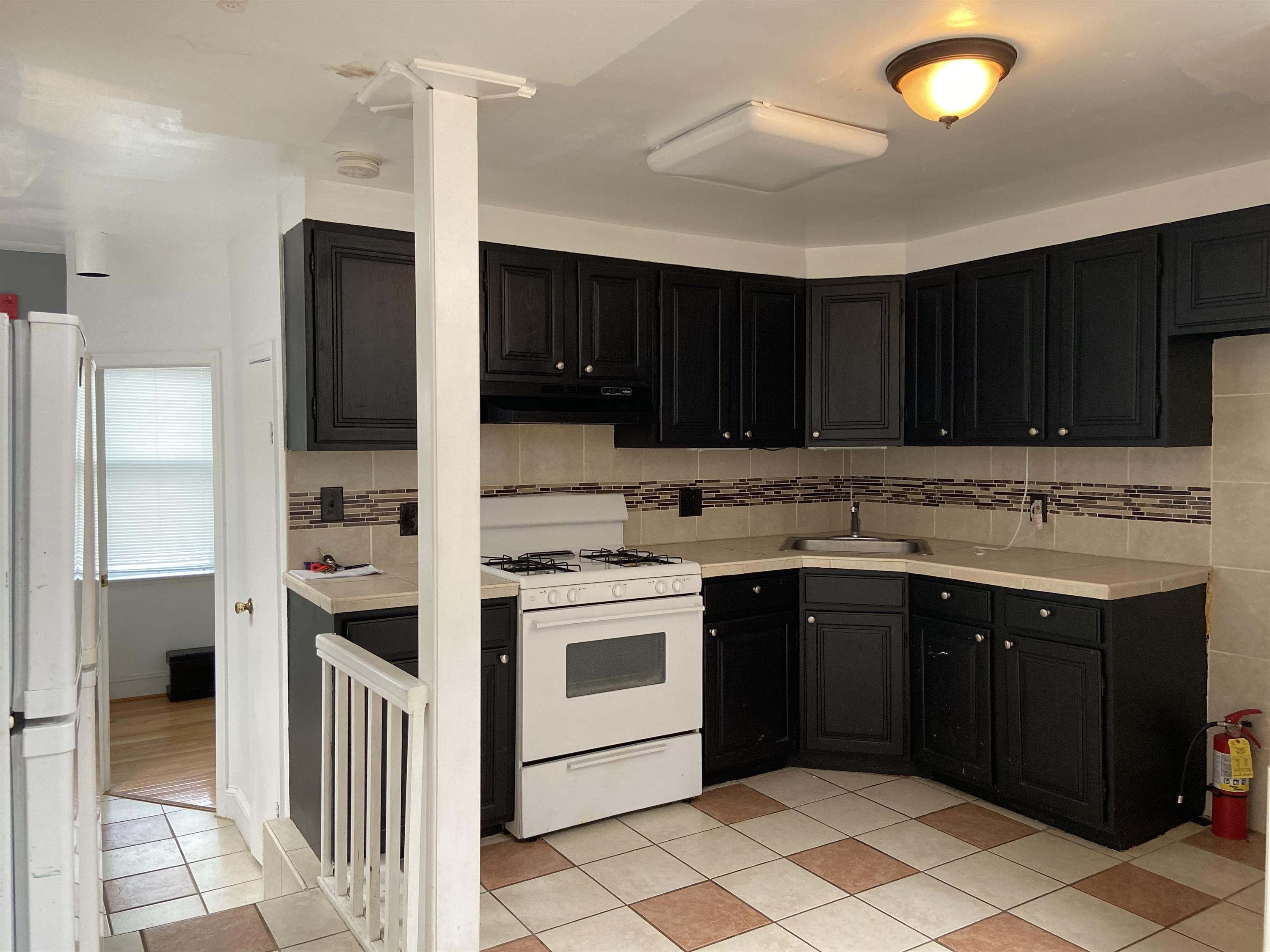 3711 Lancaster Avenue 3 – photo 3
