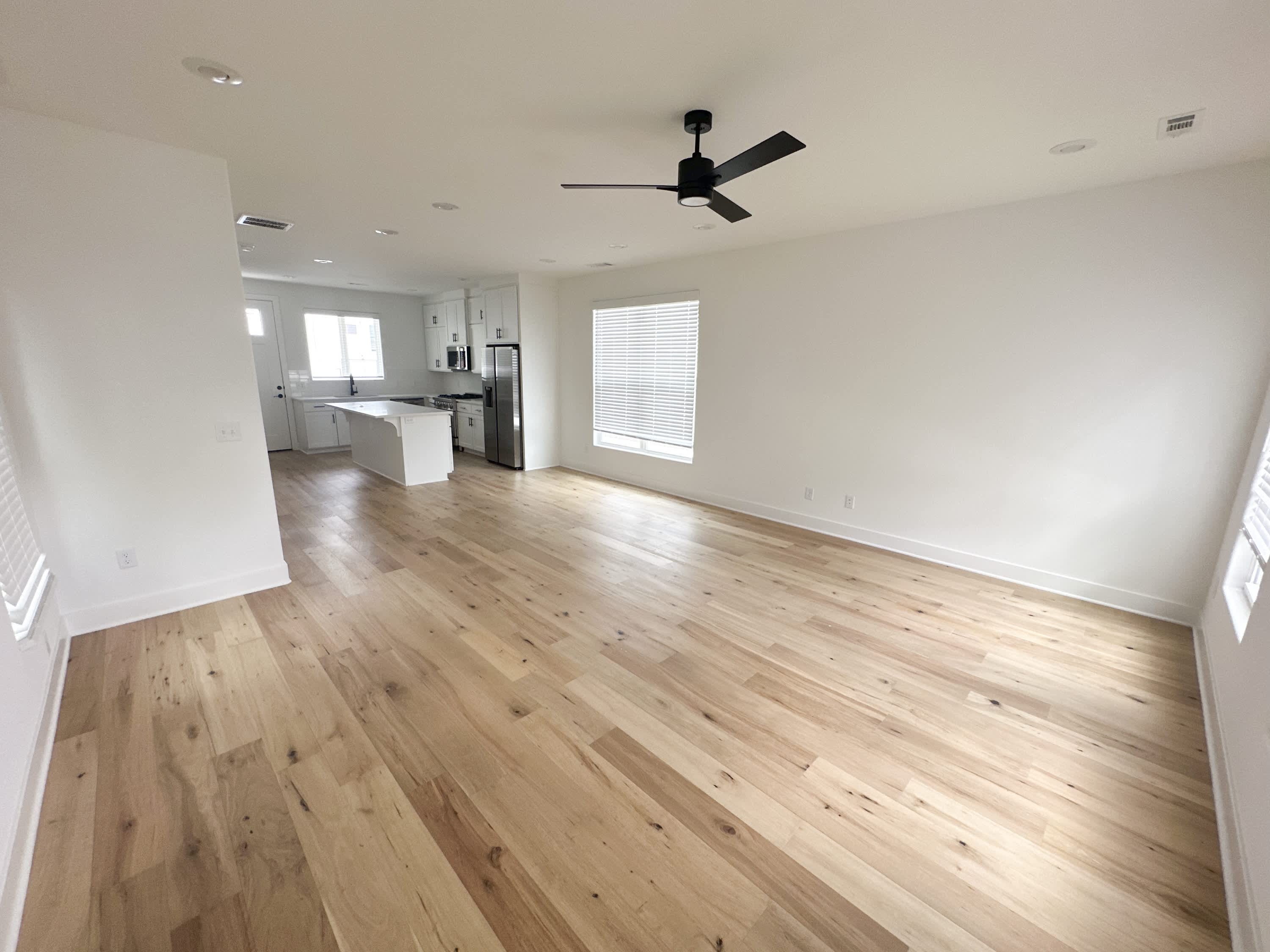 1638 W Neptune Street – photo 2