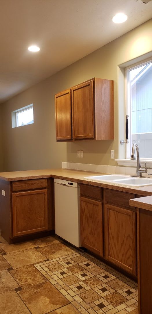 Airway Heights 3 Bed 2.5 bath plus LARGE rec. room. – photo 3