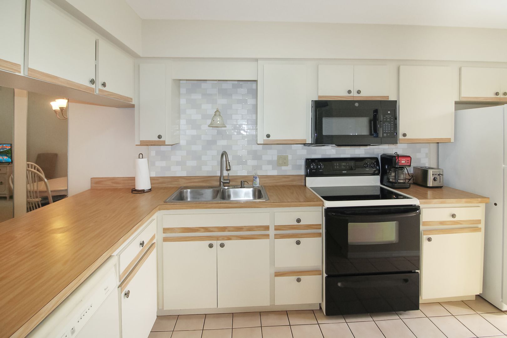 Golfview Annual Condo For Rent – photo 3