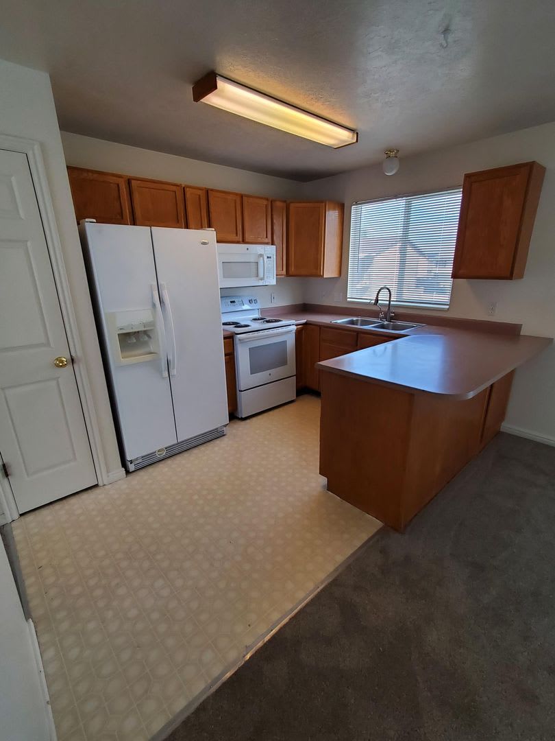 4 Bedroom House In Clearfield – photo 4