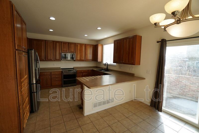 10213 Uravan St – photo 2