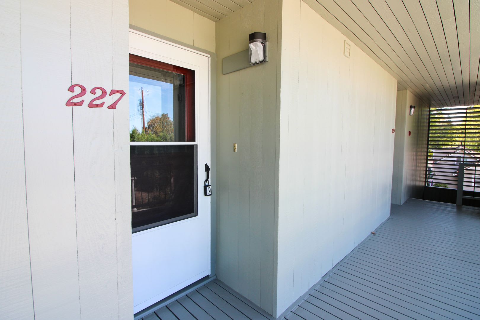 RENT SPECIAL: ½ Off First Full Month's Rent With One Year Lease! ~ 227 24th – photo 4