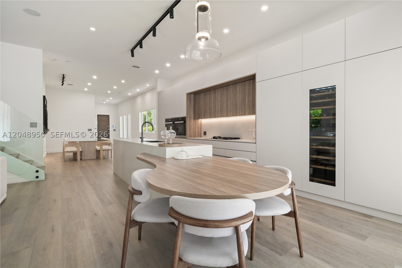 18955 Atlantic Blvd – photo 4