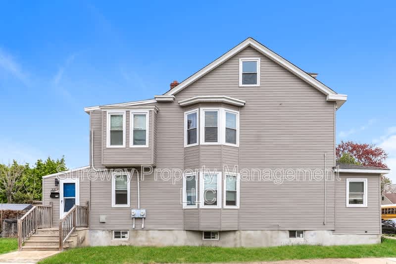300 D'Arcy Ave – photo 1