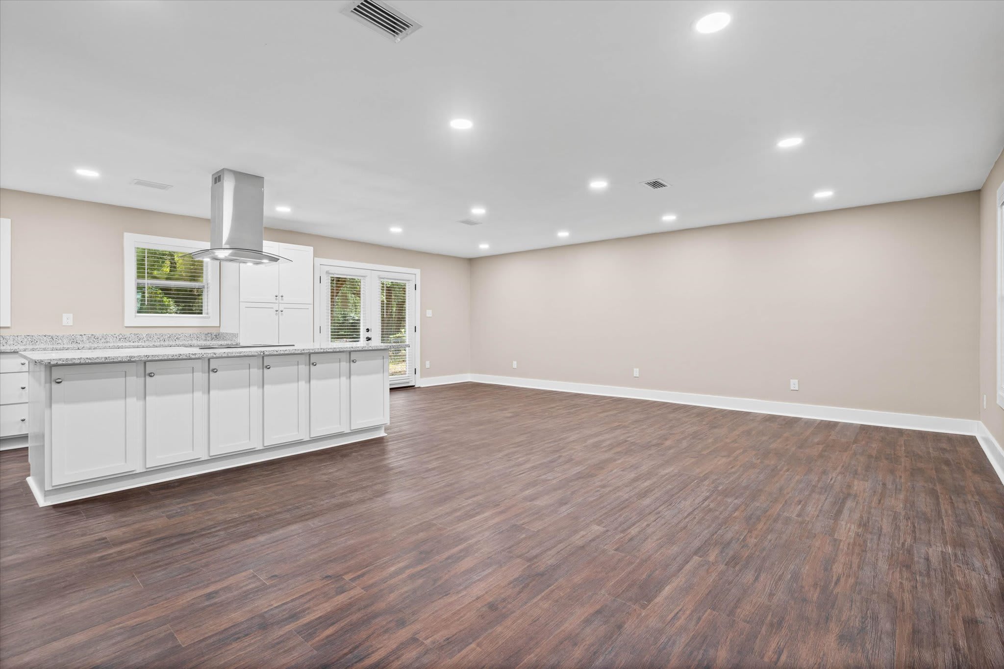 2310 McPhillips Drive – photo 2