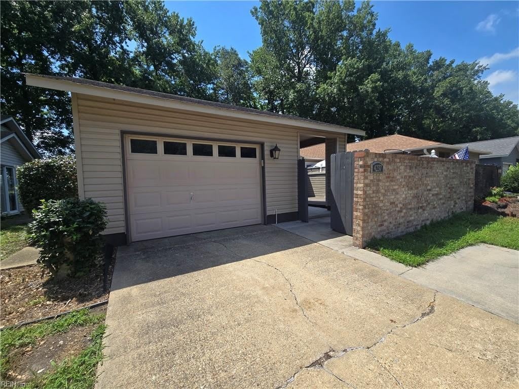 4237 Smokey Lake Drive – photo 1