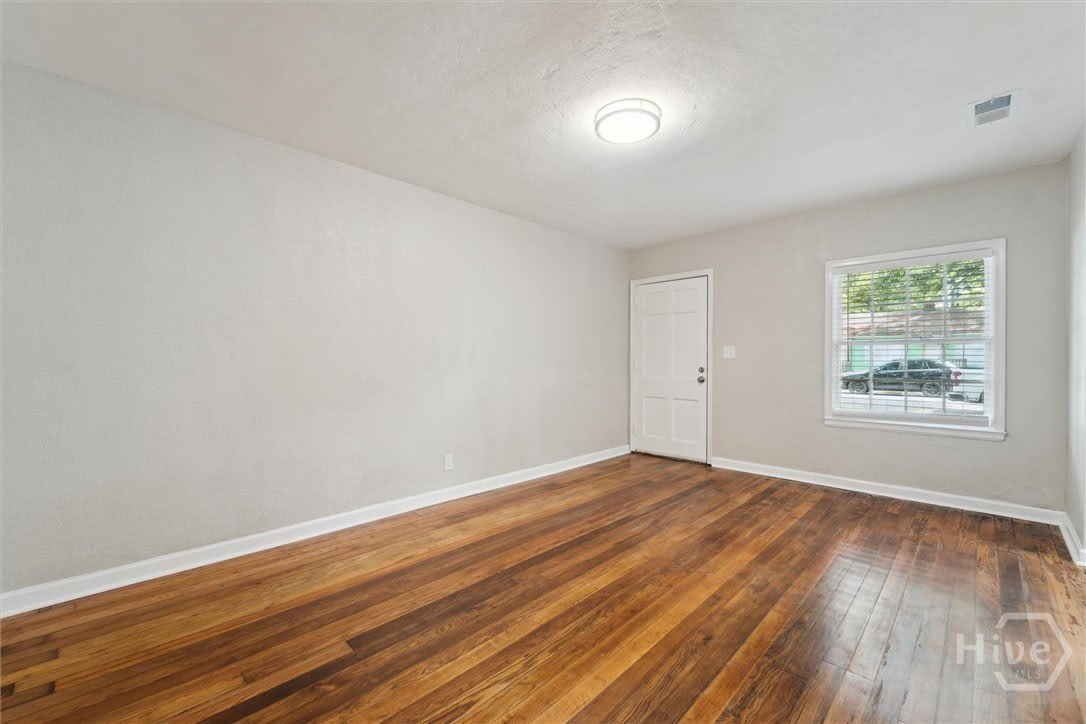 1315 E 55th Street – photo 5