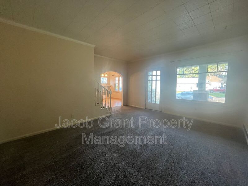 1298 Idaho Ave – photo 3