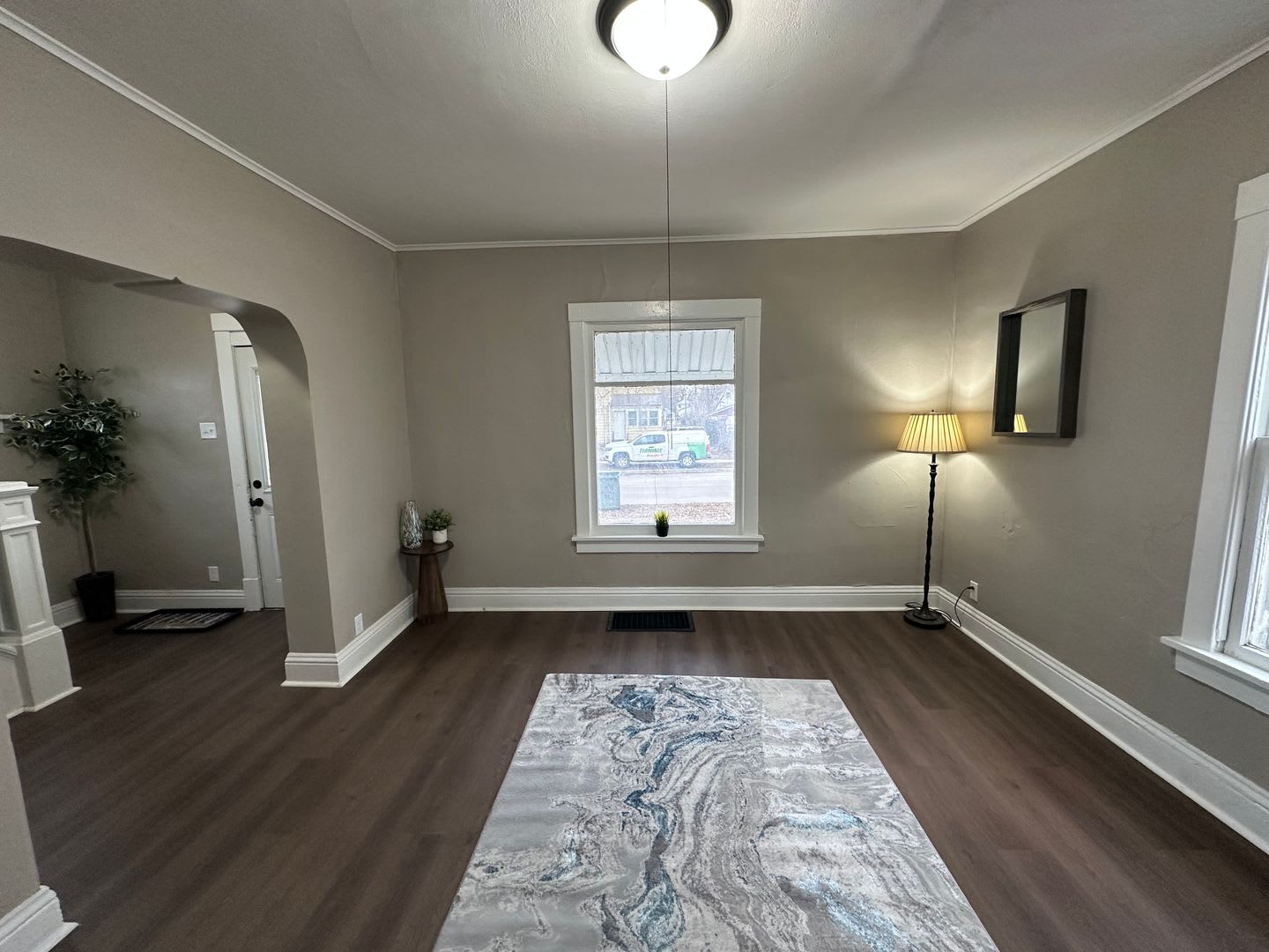 Newly remodeled 3 bed, 1 bath home for rent in Waterloo – photo 4