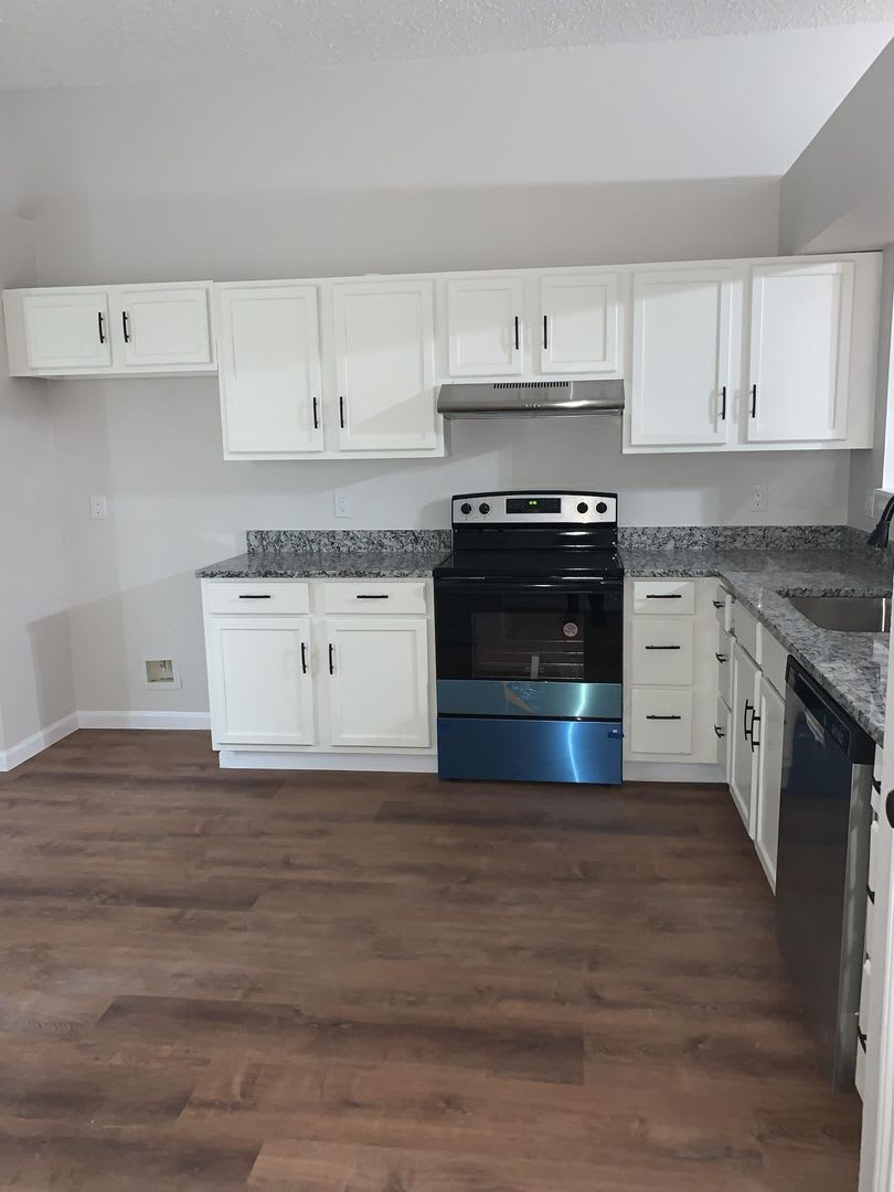 Gorgeously Updated 3 Bedroom 2 Bathroom Home with Garage! – photo 5