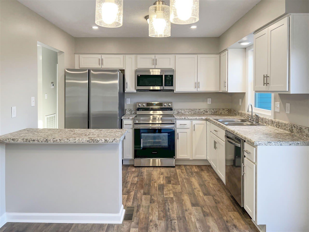1248 Derek Drive – photo 2