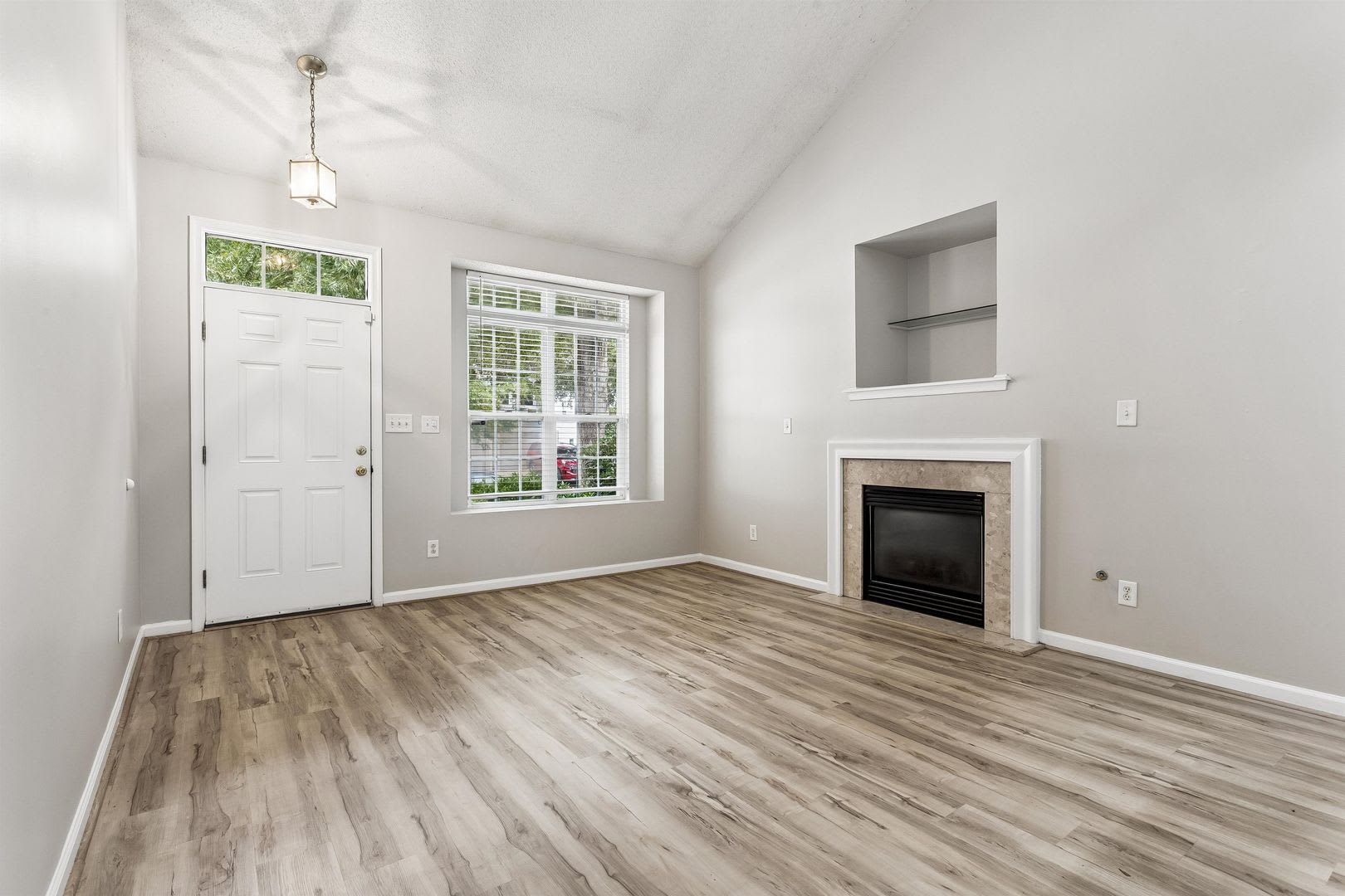 3 BR 3 BA Townhouse – photo 5