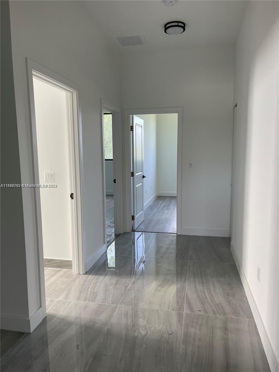 932 Southwest 10th Street – photo 3
