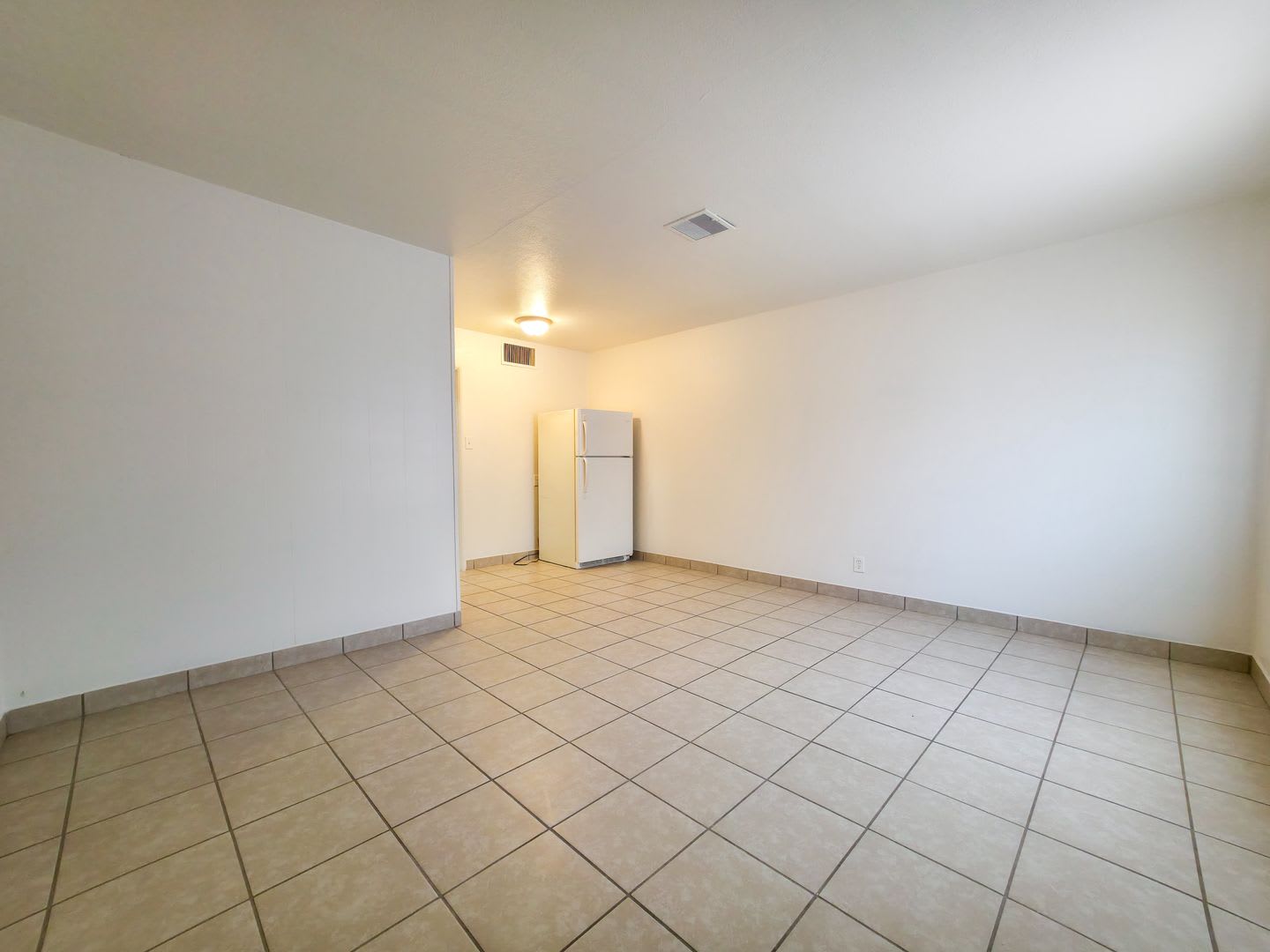 Cozy 1 bedroom 1 bathroom apartment available for lease in Yuma, AZ! – photo 1