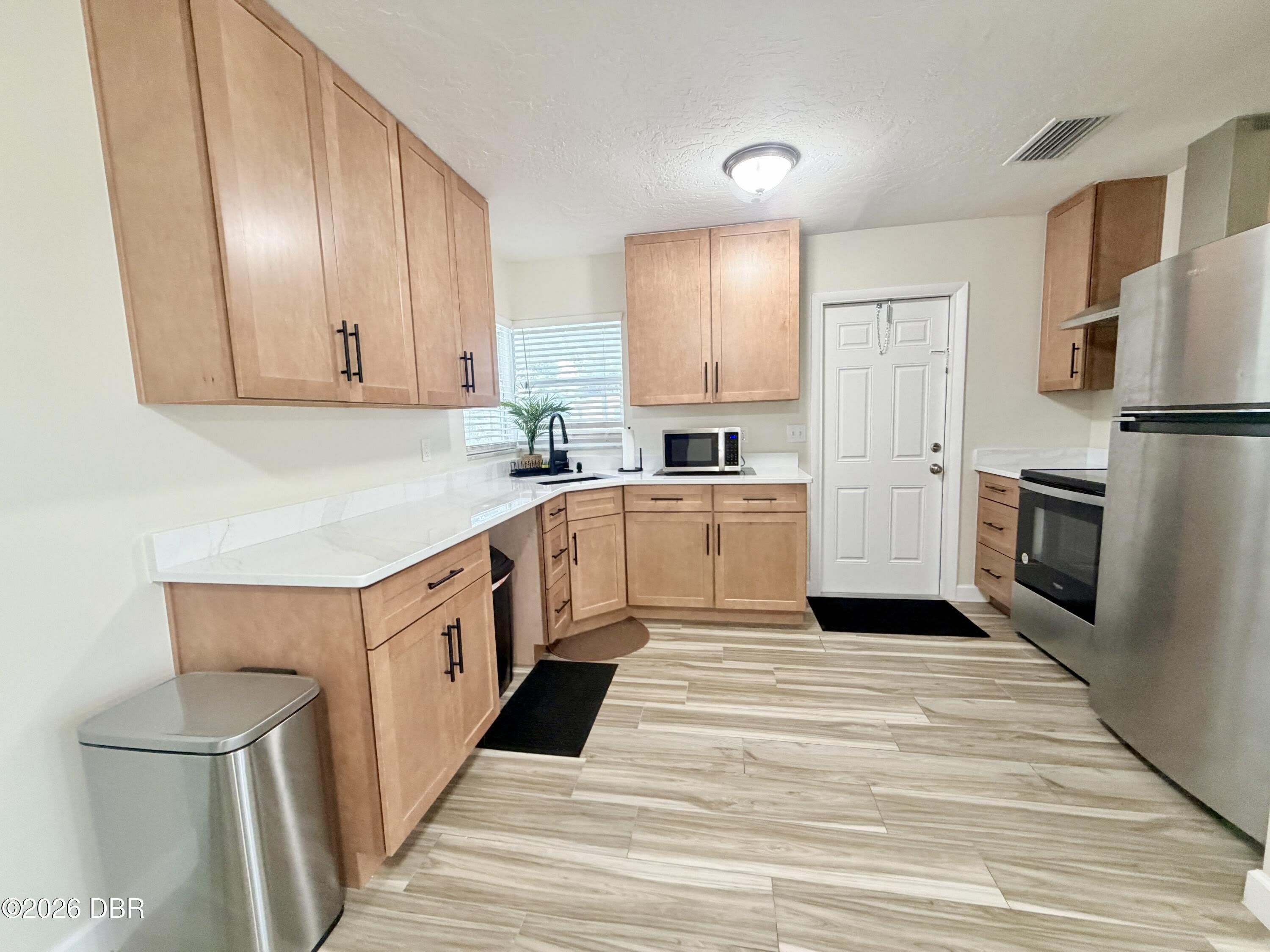 1650 Hastings Drive – photo 2