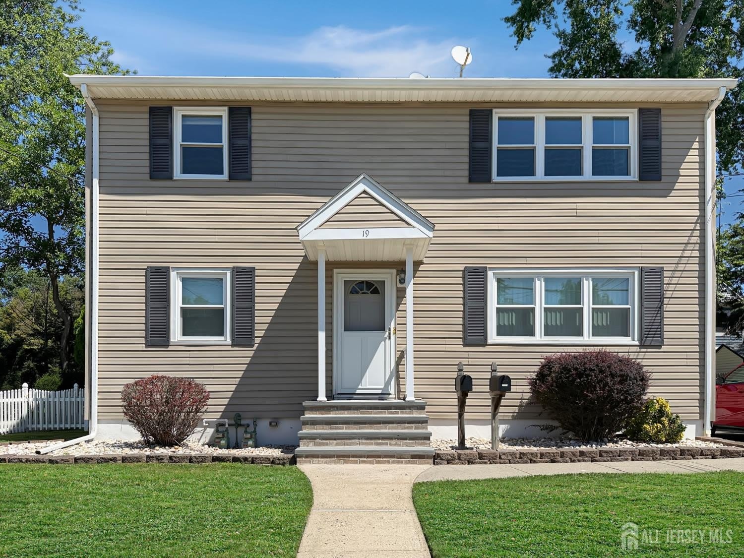 19 Van Buren Avenue – photo 1