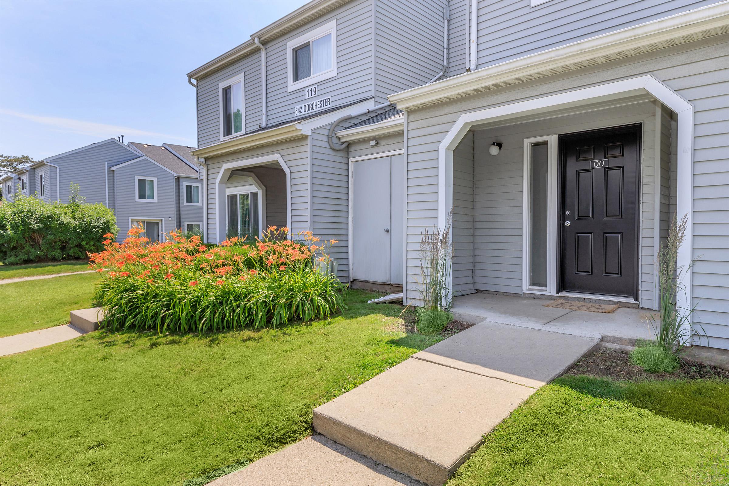 Oaks at Hampton Apartments – photo 3