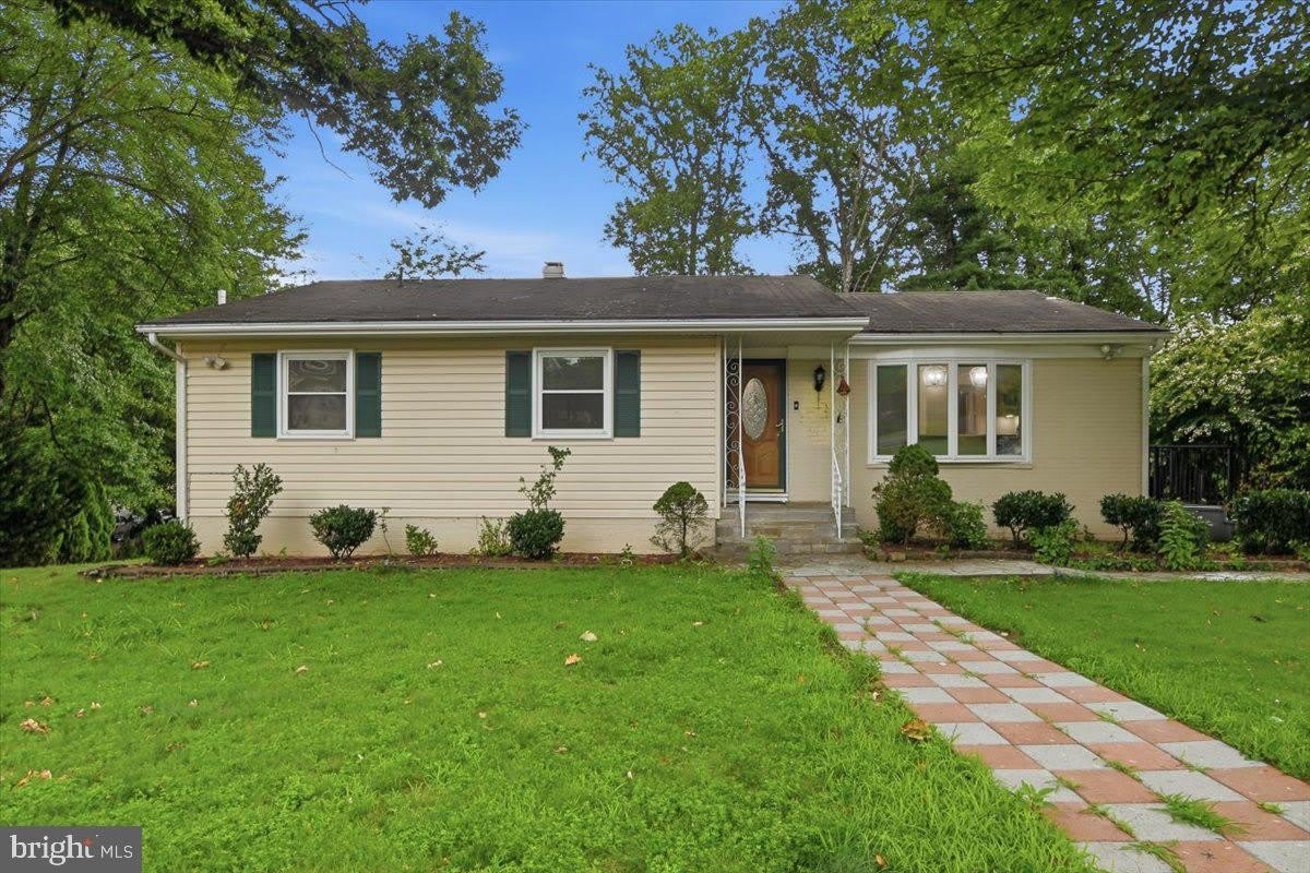 131 CASMAR Street SE – photo 2