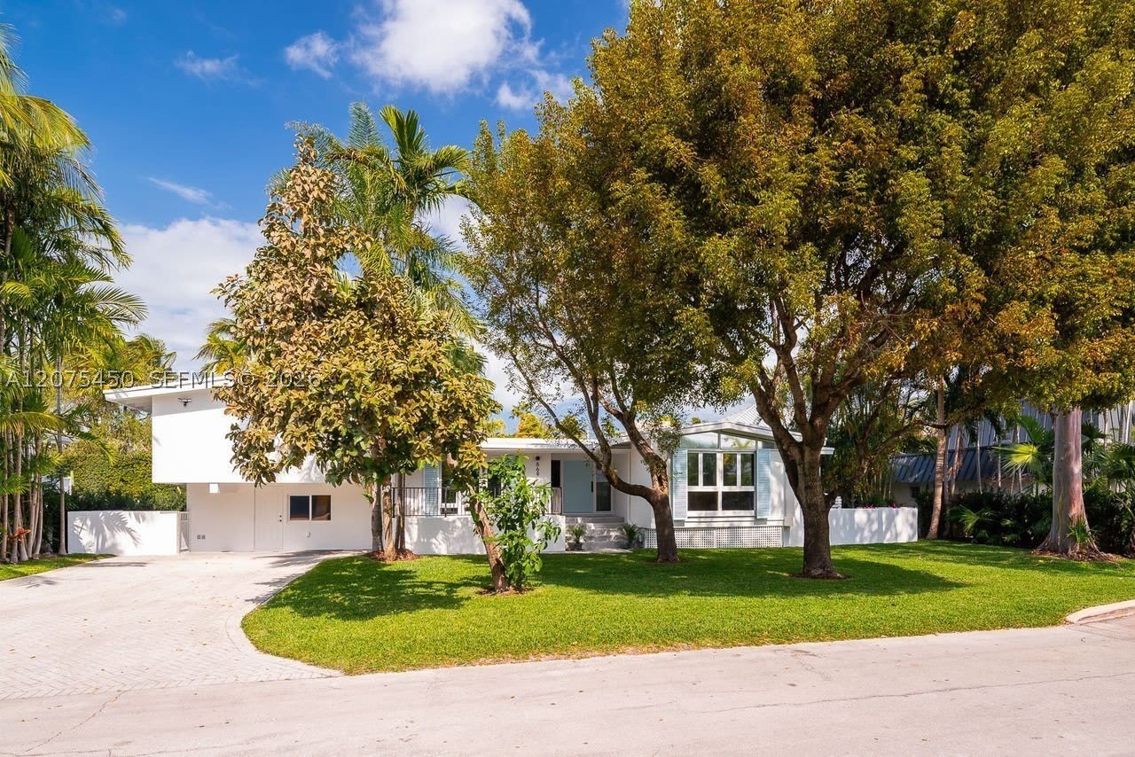 669 S Mashta Dr – photo 4