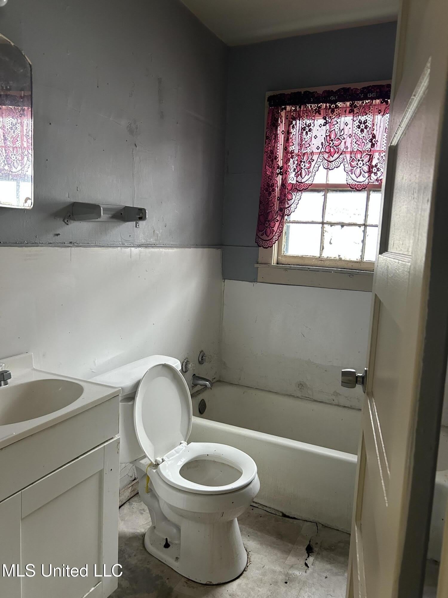 617 Ave L – photo 3