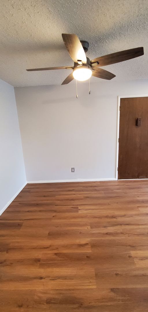Renovated Two Bedroom Condo with Garage Space in Ladue School District – photo 5