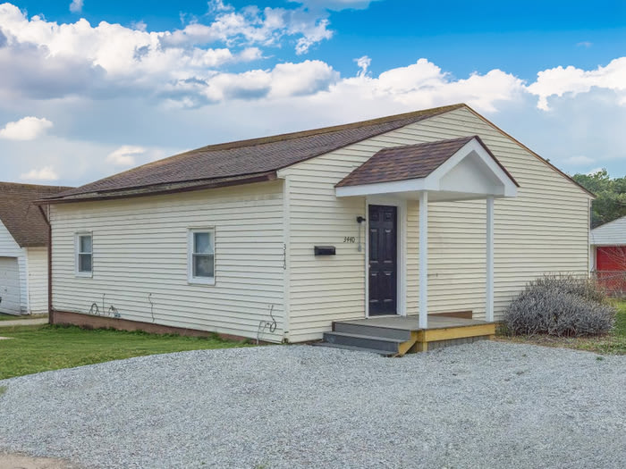 3440 North Harding Street – photo 2