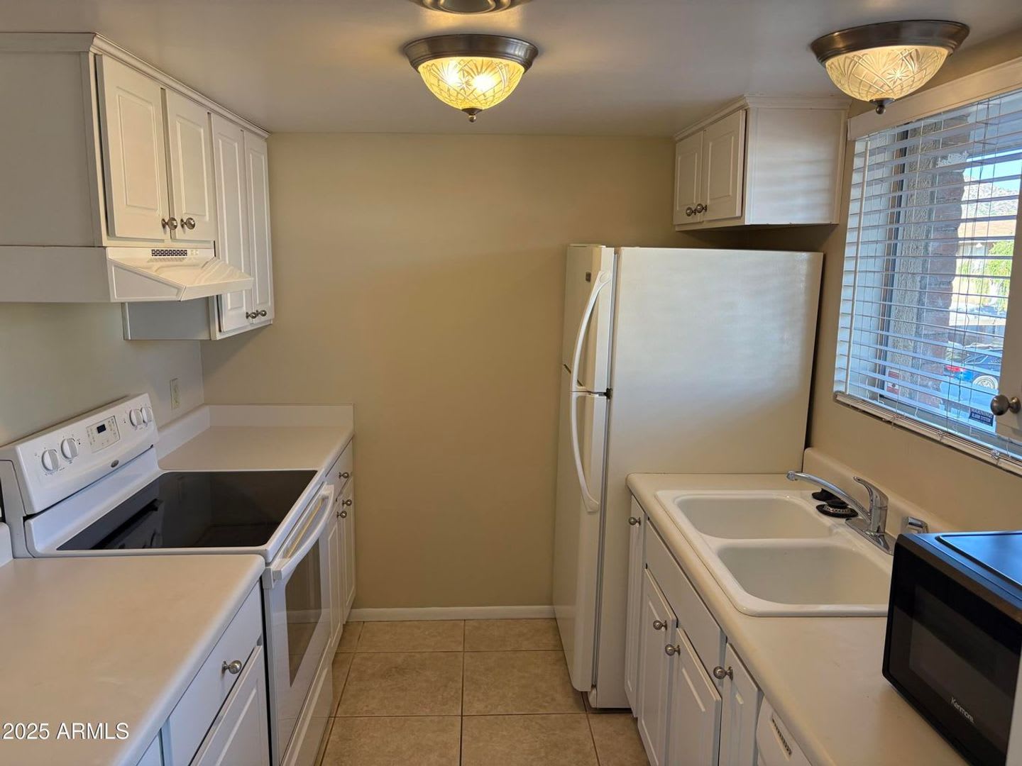 Prime Scottsdale Location with Utilities Included – photo 4