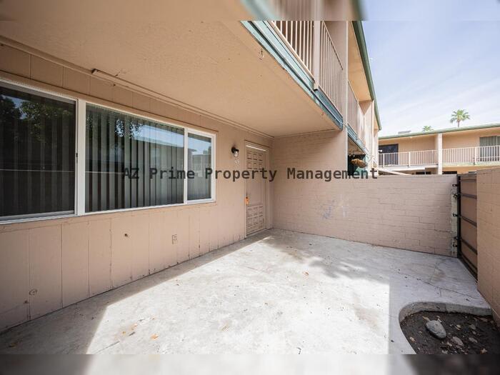 6565 North 19th Avenue – photo 4