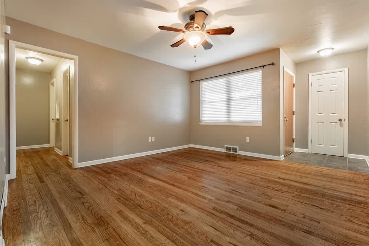 2108 Henderson Dr – photo 2