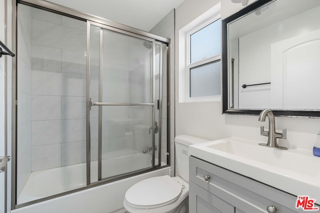 8224 Vanscoy Ave – photo 5