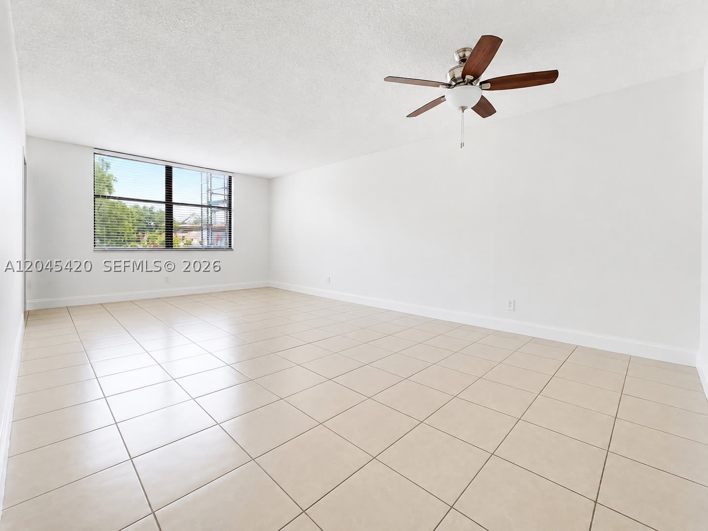 3900 N Hills Dr – photo 3