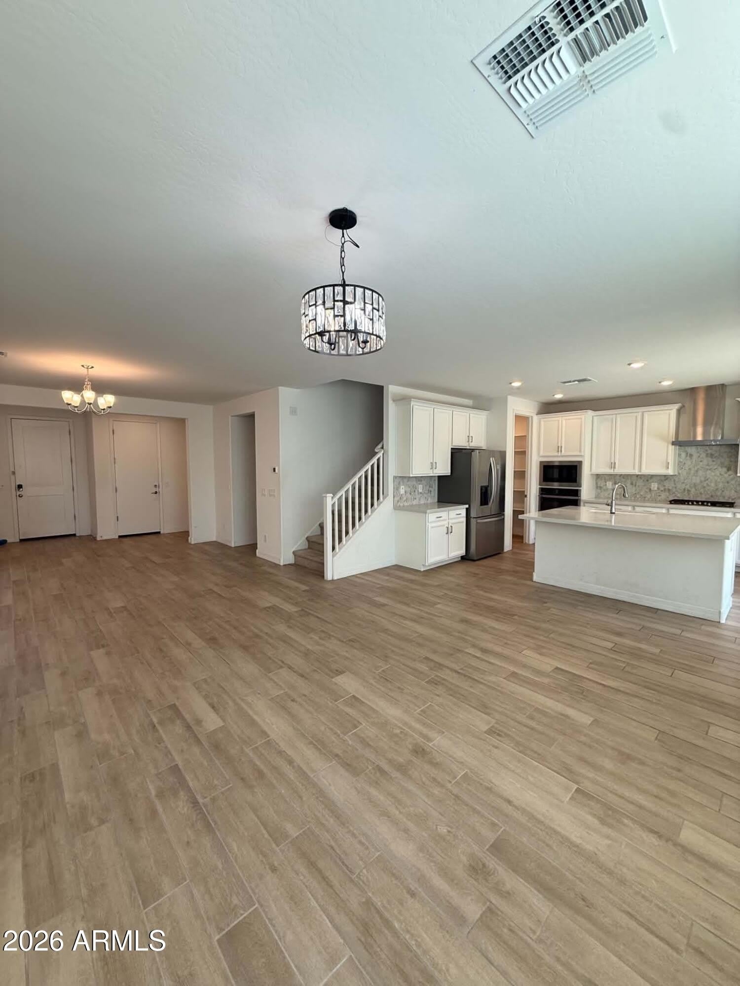 5731 S LABELLE Avenue – photo 3