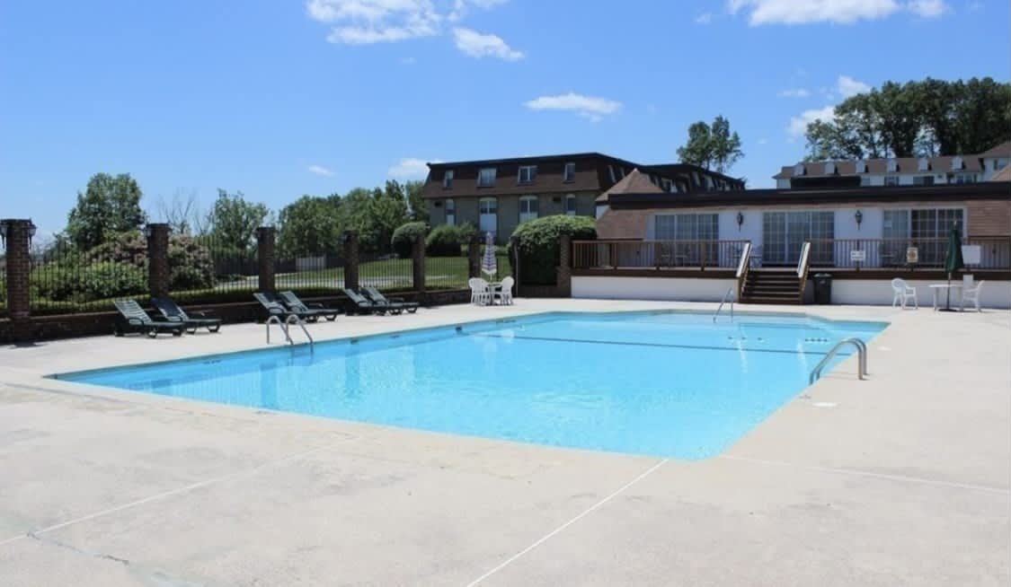 28 Williamsburg Court – photo 2